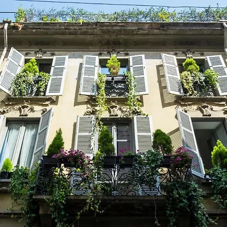 Milanosuites Apartman *